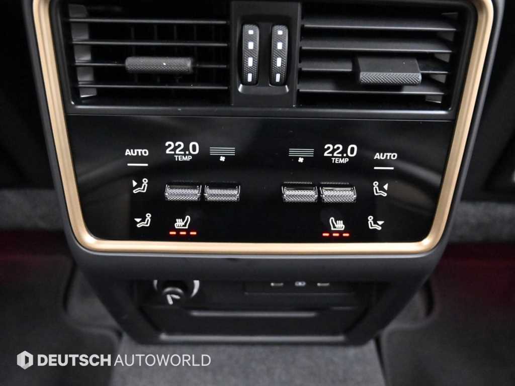 Porsche Cayenne — photo 15