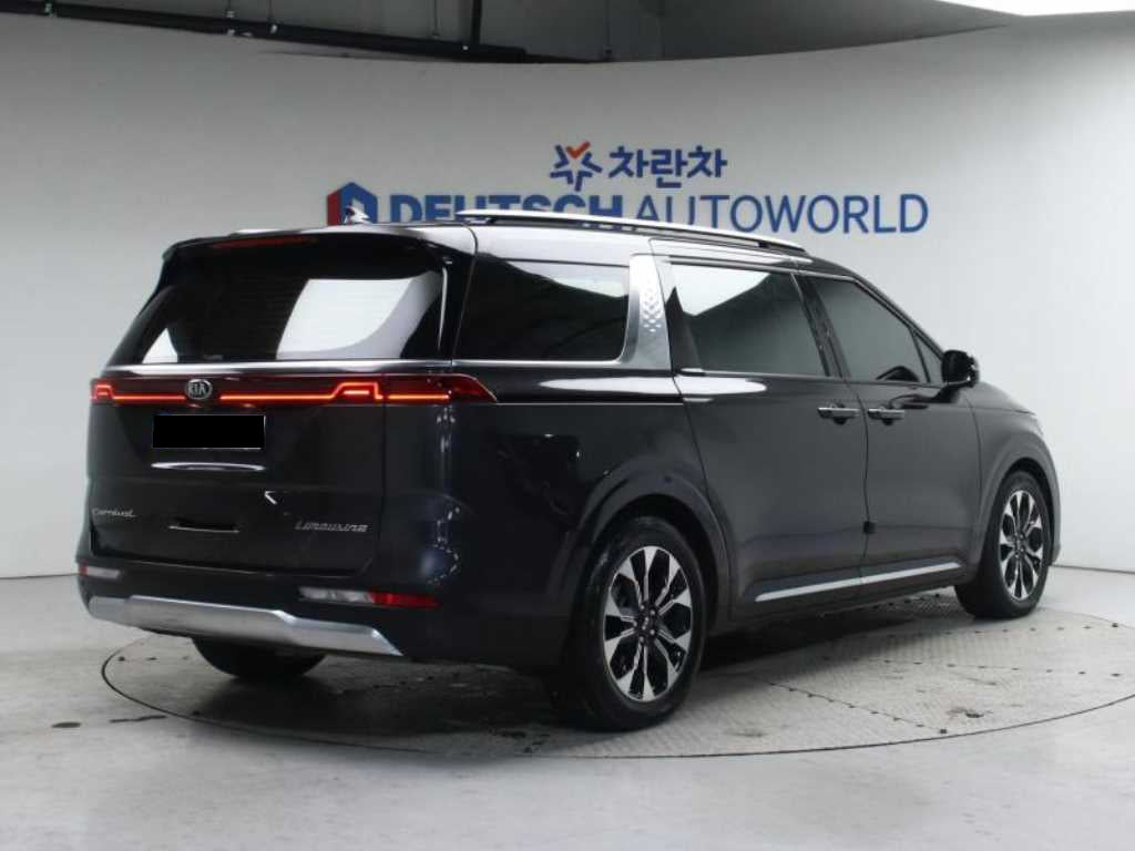 Kia Carnival — photo 02