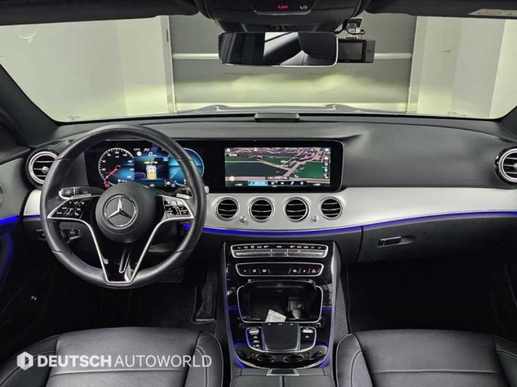 Mercedes-Benz E-Class — photo 07