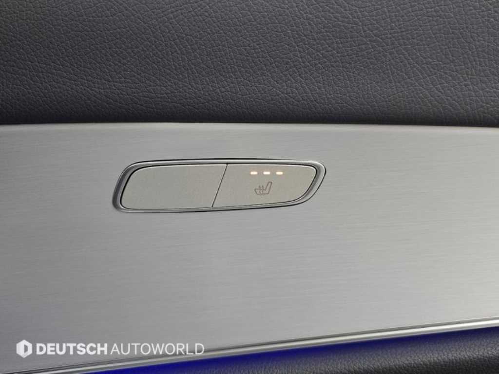 Mercedes-Benz E-Class — photo 16