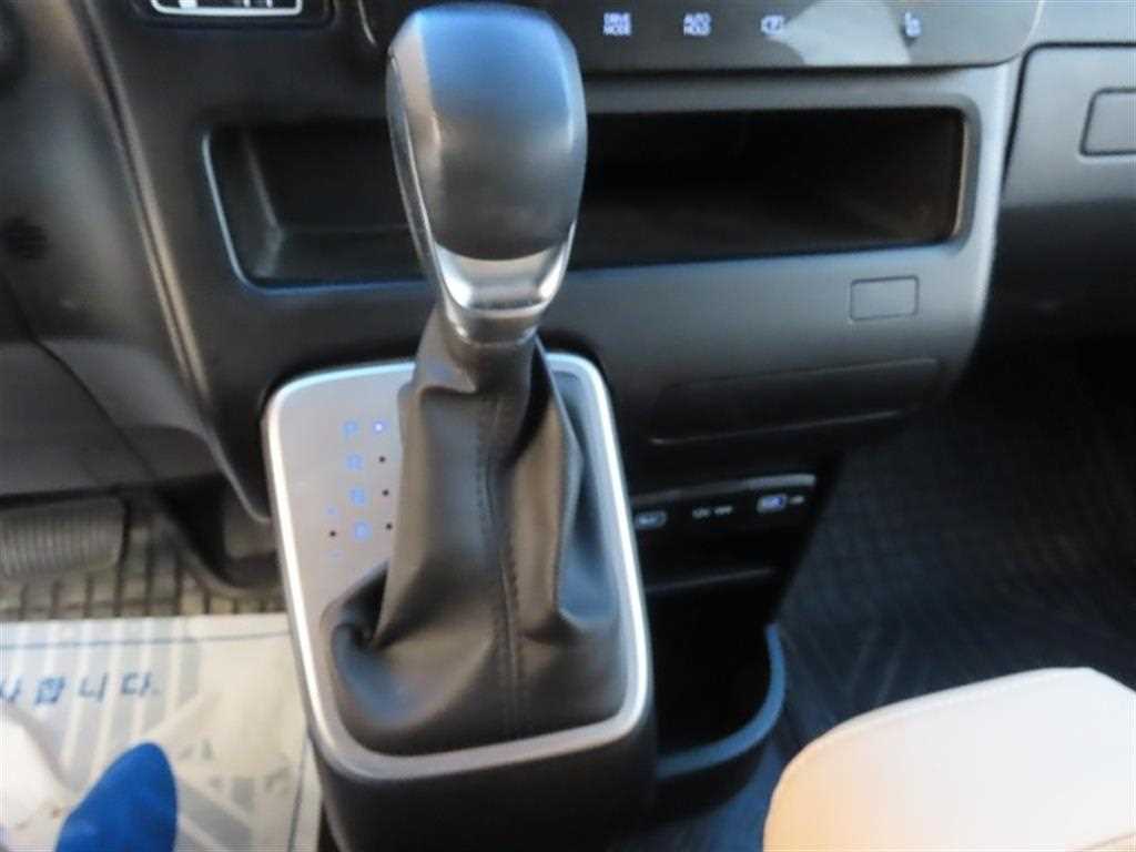 Hyundai Staria — photo 17