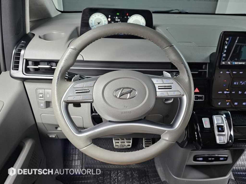 Hyundai Staria — photo 13