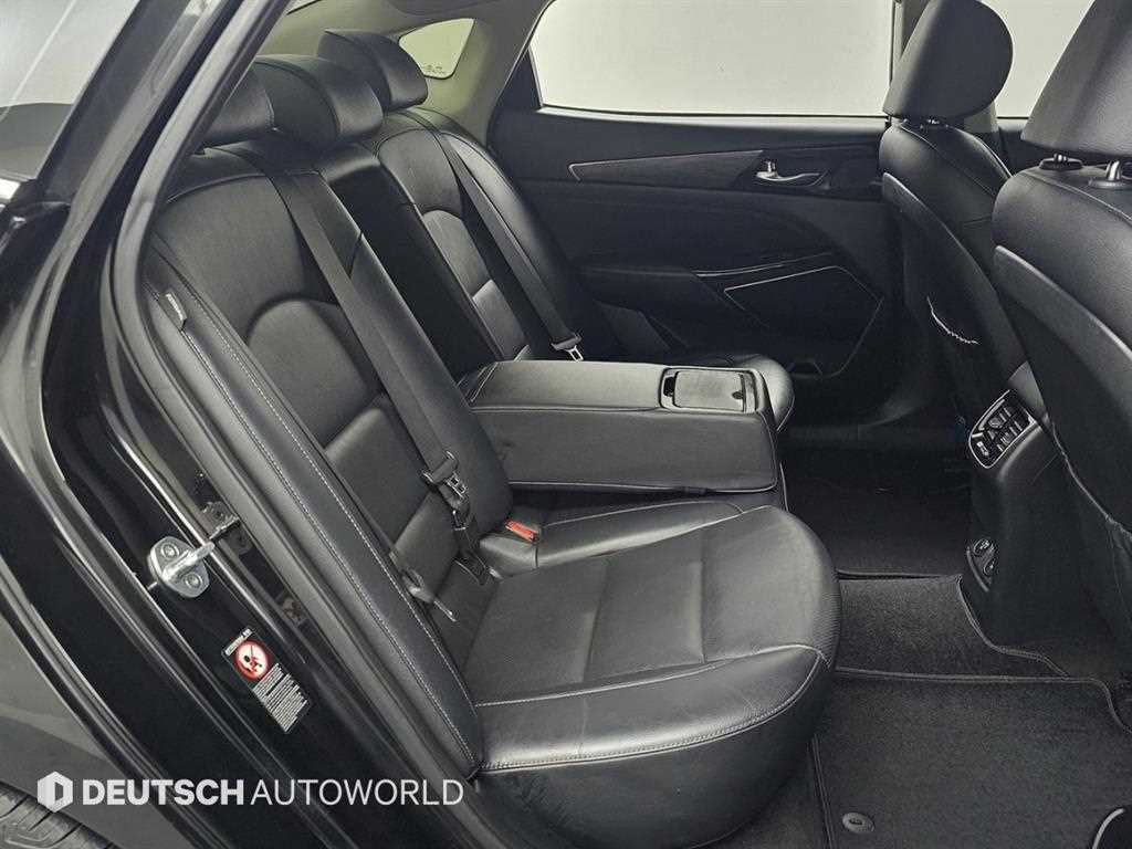 Kia K7 — photo 12