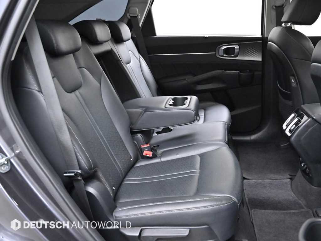 Kia Sorento — photo 11
