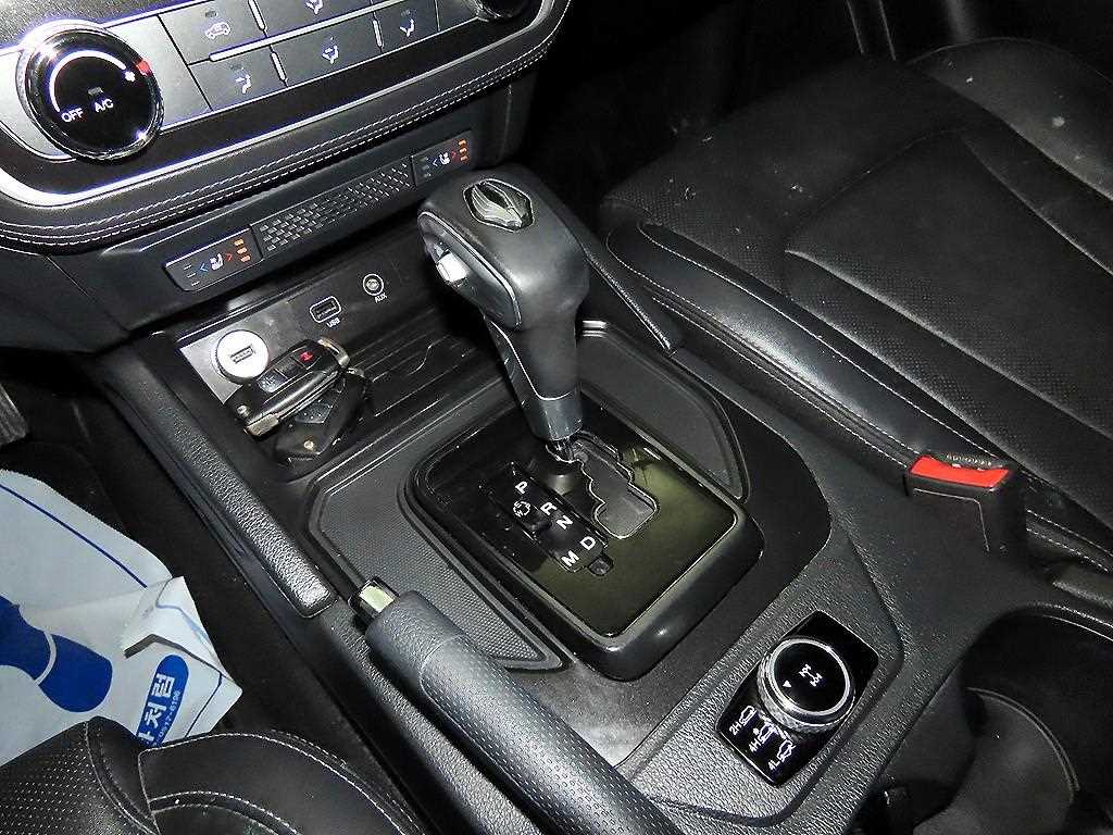 KGM Rexton — photo 12