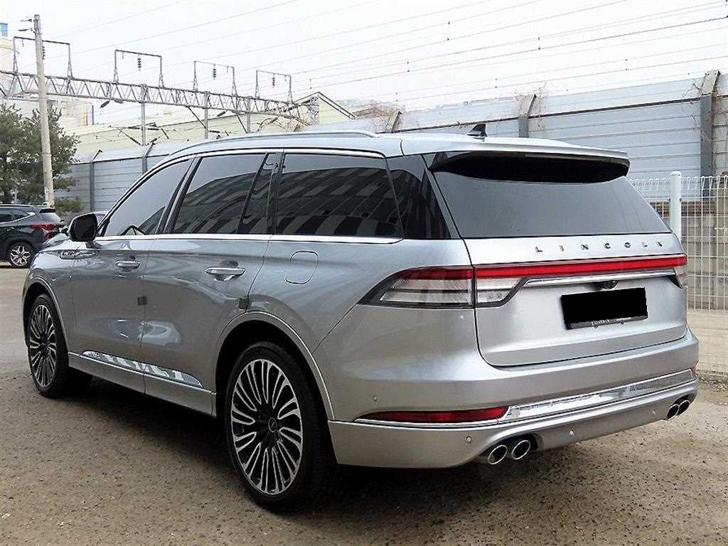 Lincoln Aviator — photo 03