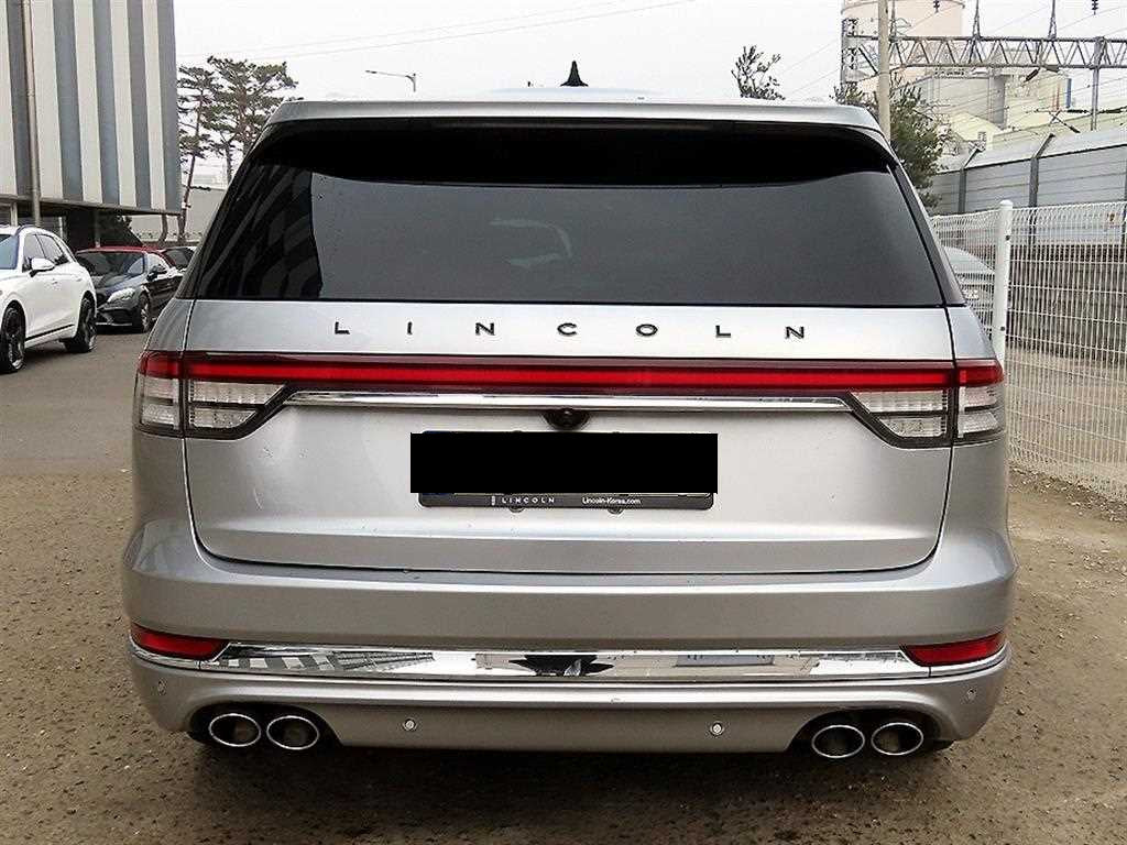 Lincoln Aviator — photo 04
