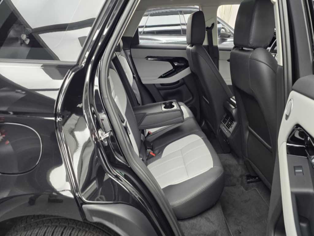 Land Rover Range Rover Evoque — photo 12