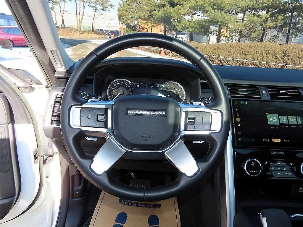 Land Rover Discovery — photo 08