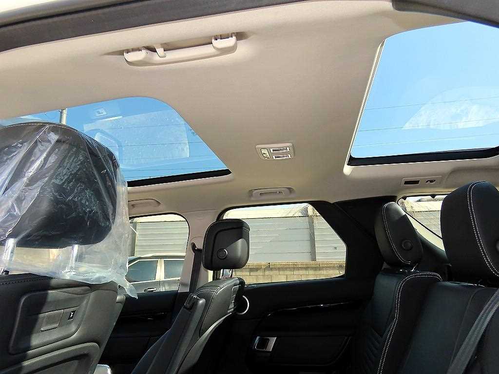Land Rover Discovery — photo 16