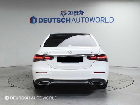 Mercedes-Benz E-Class — photo 04