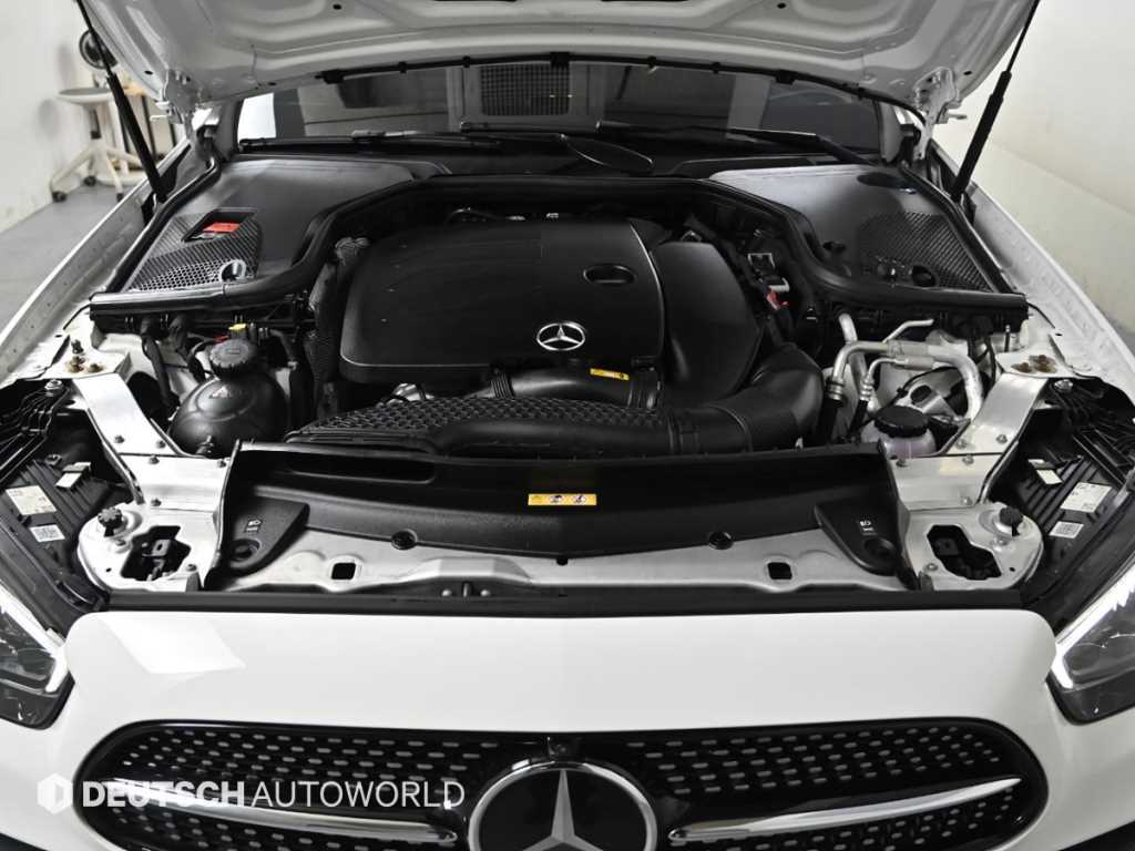 Mercedes-Benz E-Class — photo 06