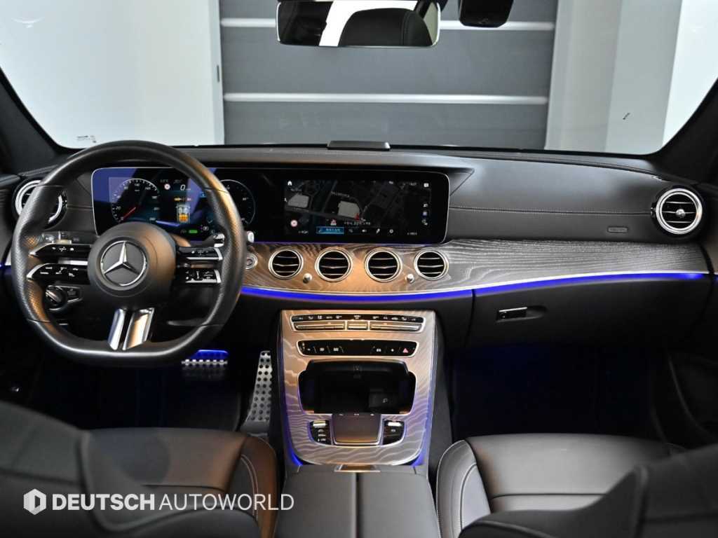 Mercedes-Benz E-Class — photo 07