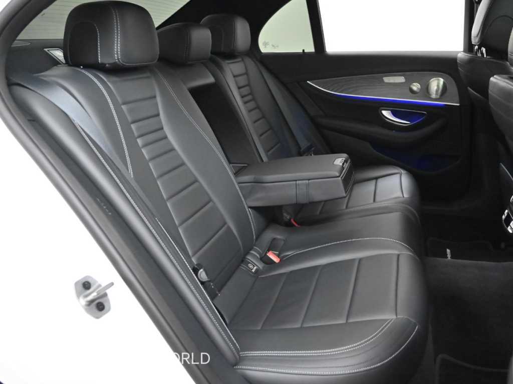 Mercedes-Benz E-Class — photo 12