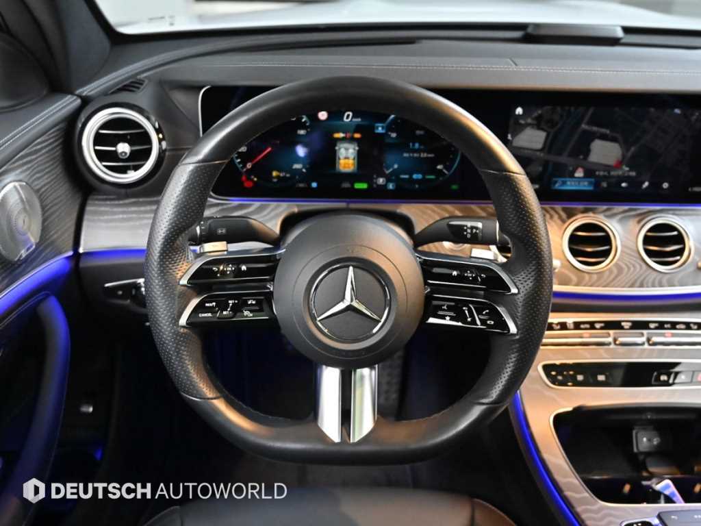Mercedes-Benz E-Class — photo 13