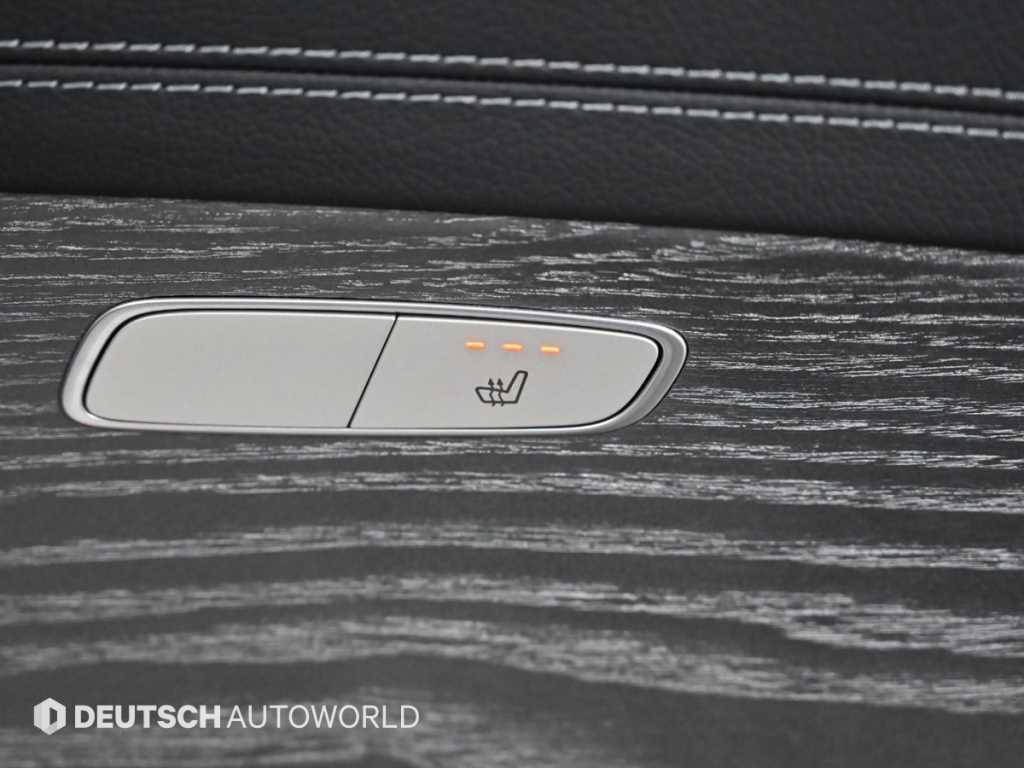Mercedes-Benz E-Class — photo 16
