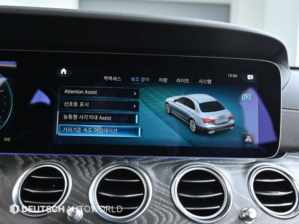 Mercedes-Benz E-Class — photo 17