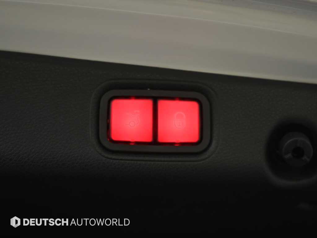 Mercedes-Benz E-Class — photo 20