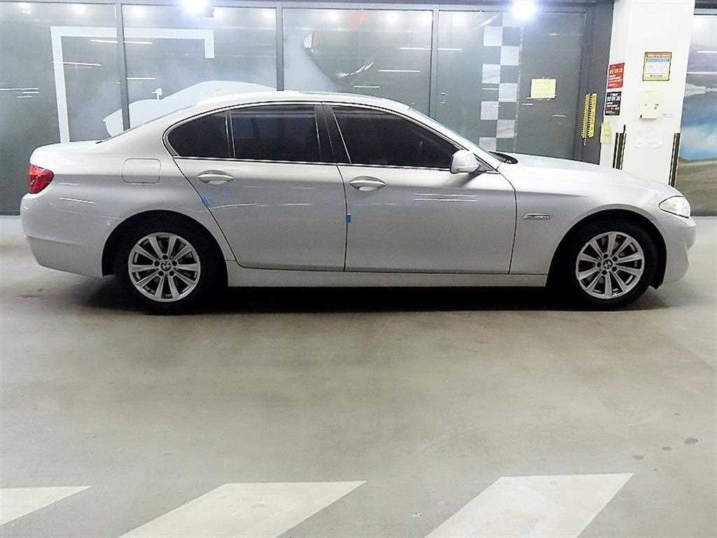 BMW 5-Series — photo 03
