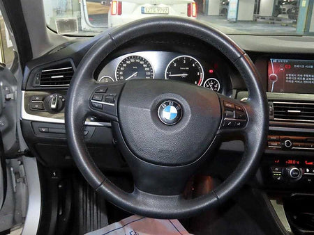 BMW 5-Series — photo 08