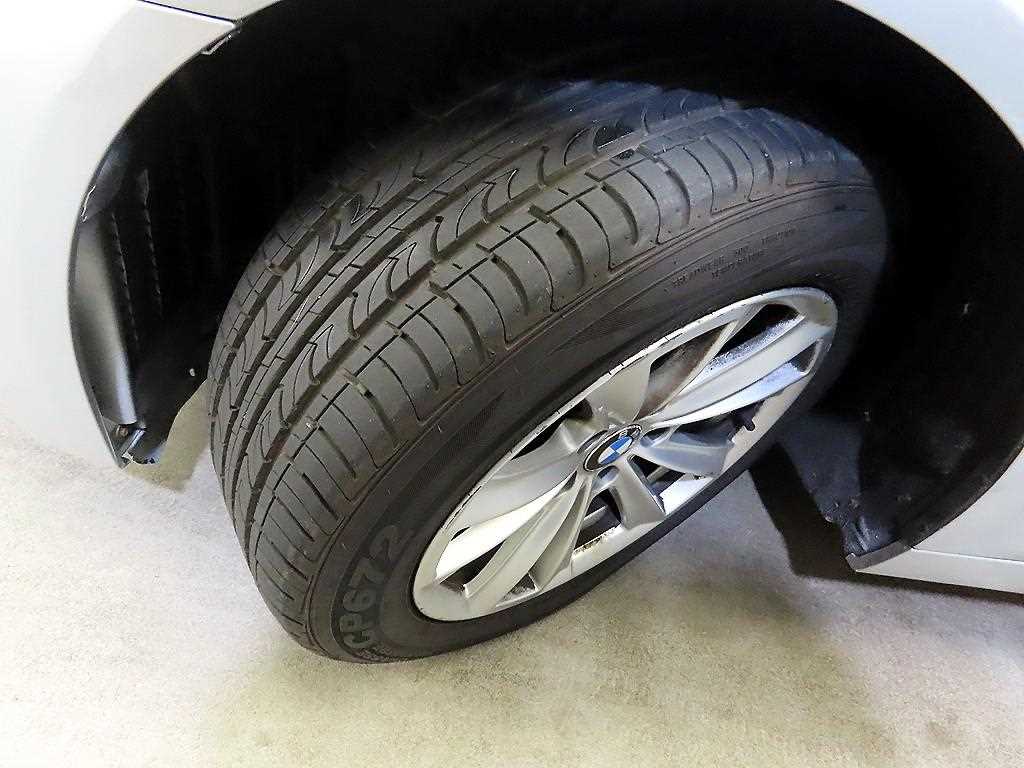 BMW 5-Series — photo 20