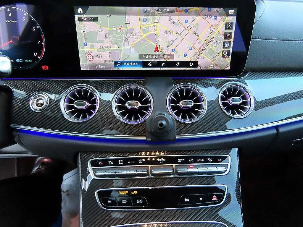 Mercedes-Benz CLS-Class — photo 12