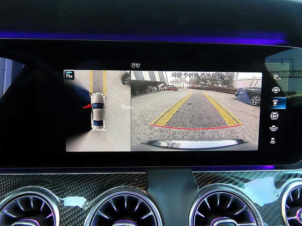 Mercedes-Benz CLS-Class — photo 13