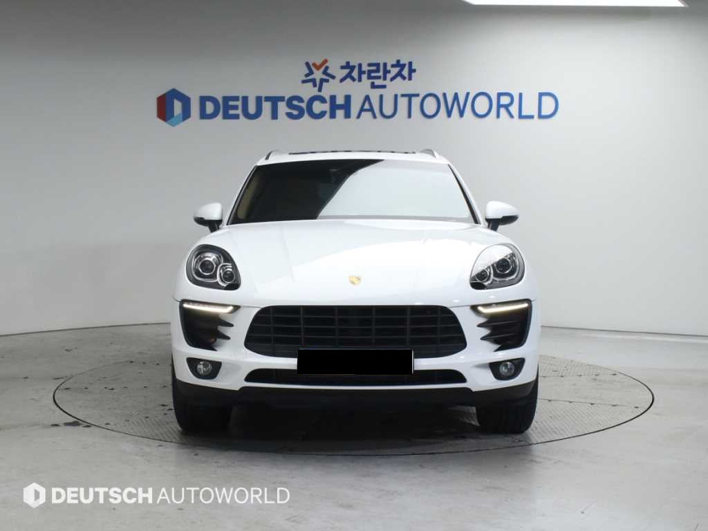 Porsche Macan — photo 03