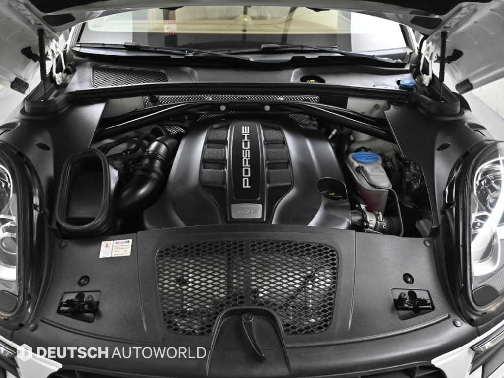 Porsche Macan — photo 06