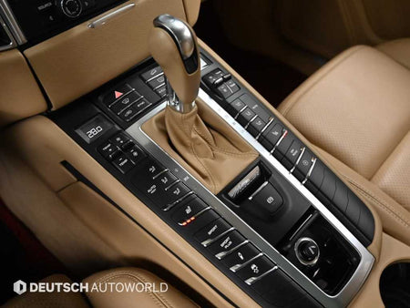 Porsche Macan — photo 09