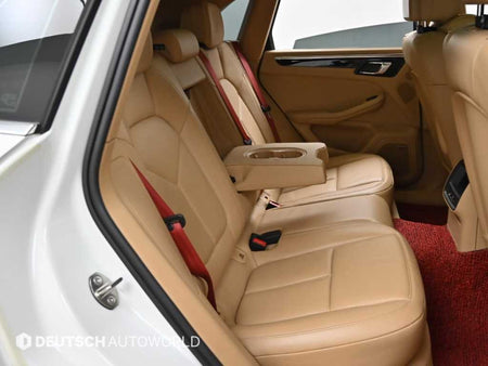 Porsche Macan — photo 12