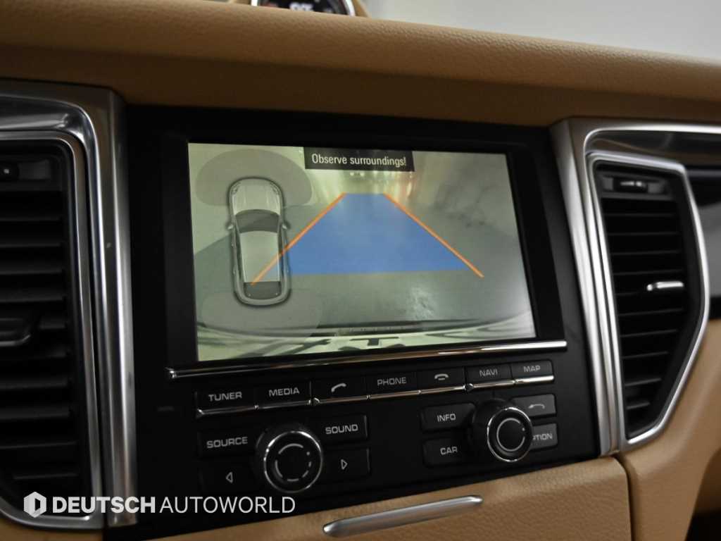 Porsche Macan — photo 15