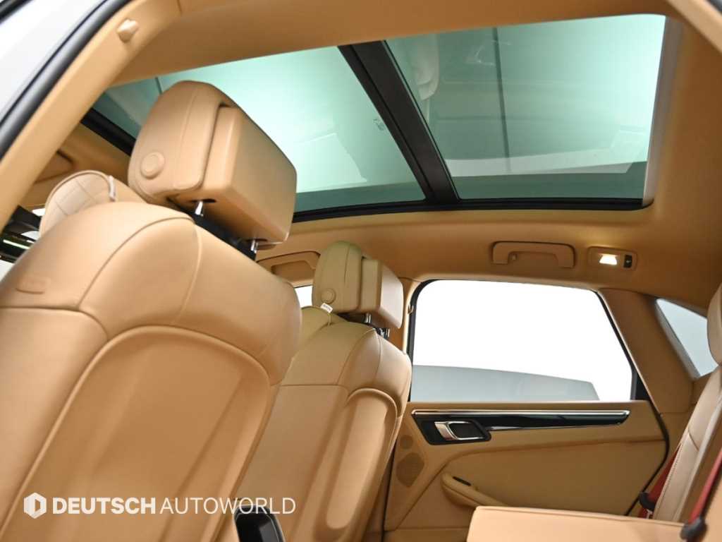 Porsche Macan — photo 19