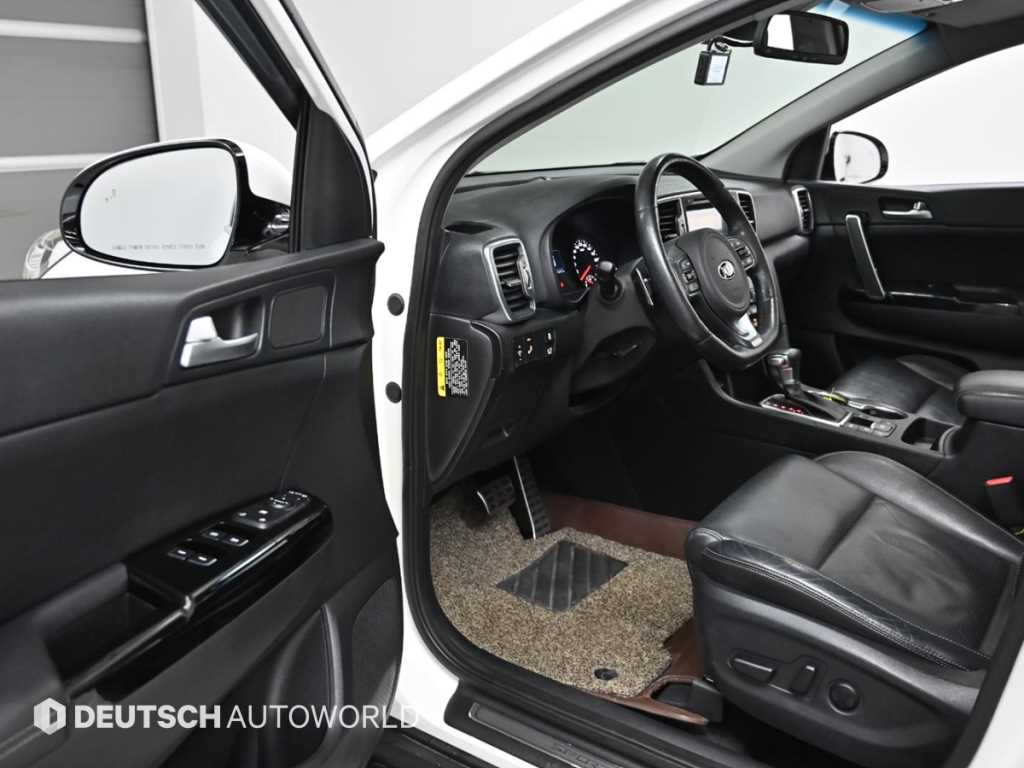 Kia Sportage — photo 11