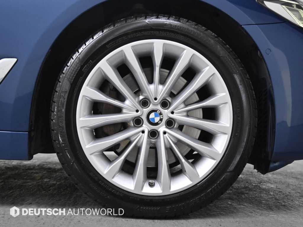 BMW 5-Series — photo 05