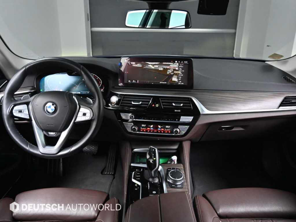 BMW 5-Series — photo 07
