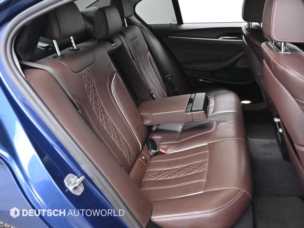 BMW 5-Series — photo 12