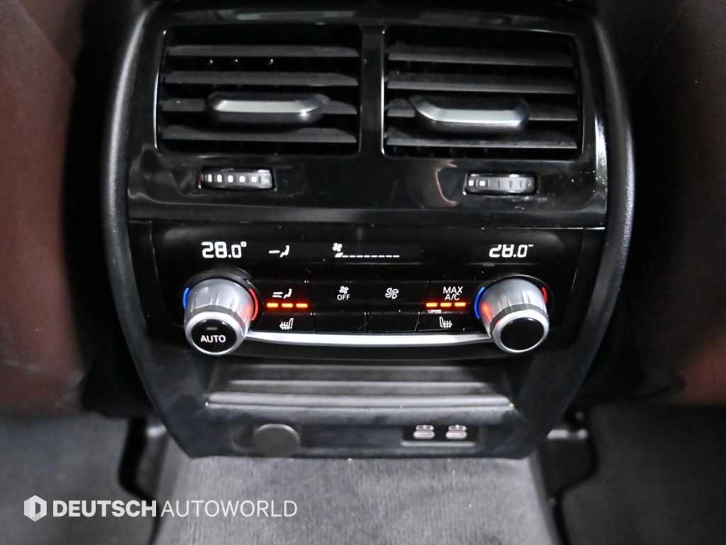 BMW 5-Series — photo 16