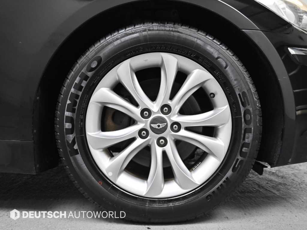 Hyundai Genesis — photo 05