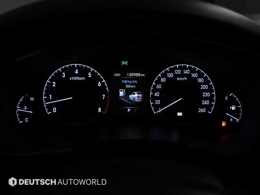 Hyundai Genesis — photo 08