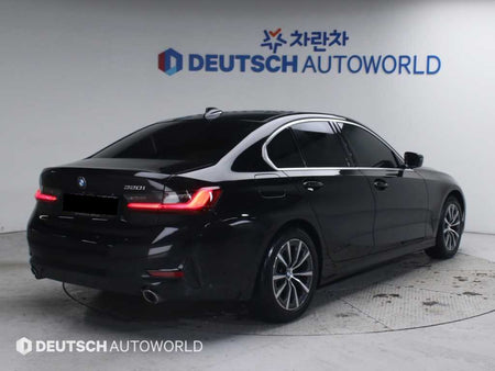 BMW 3-Series — photo 02