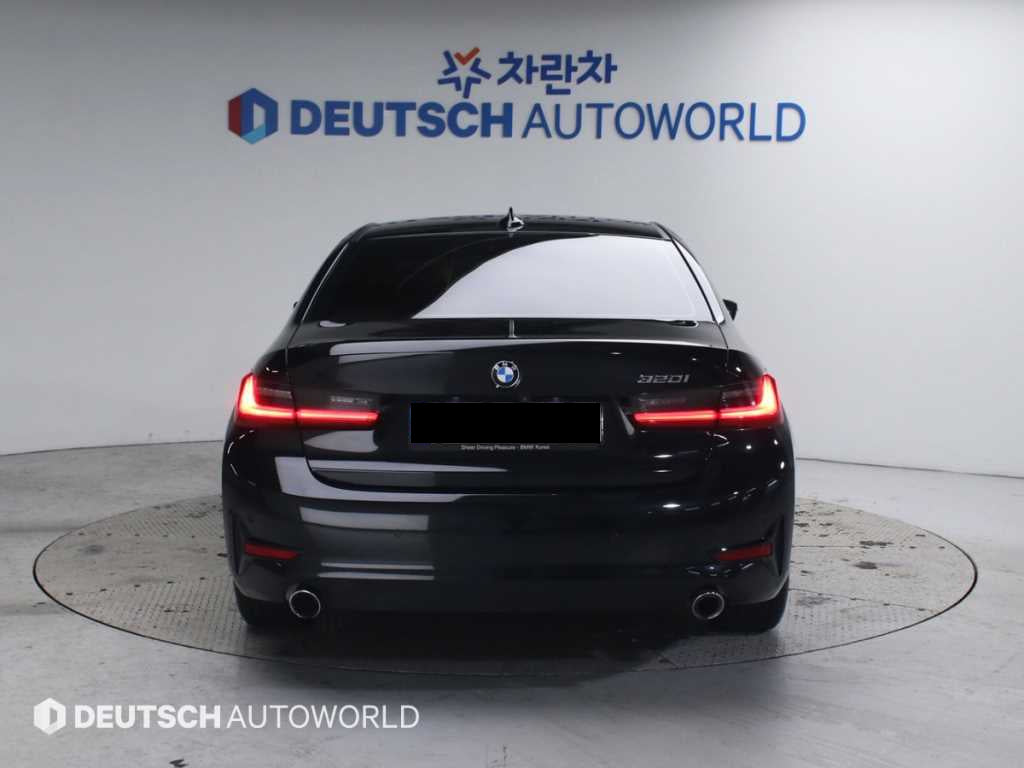 BMW 3-Series — photo 04