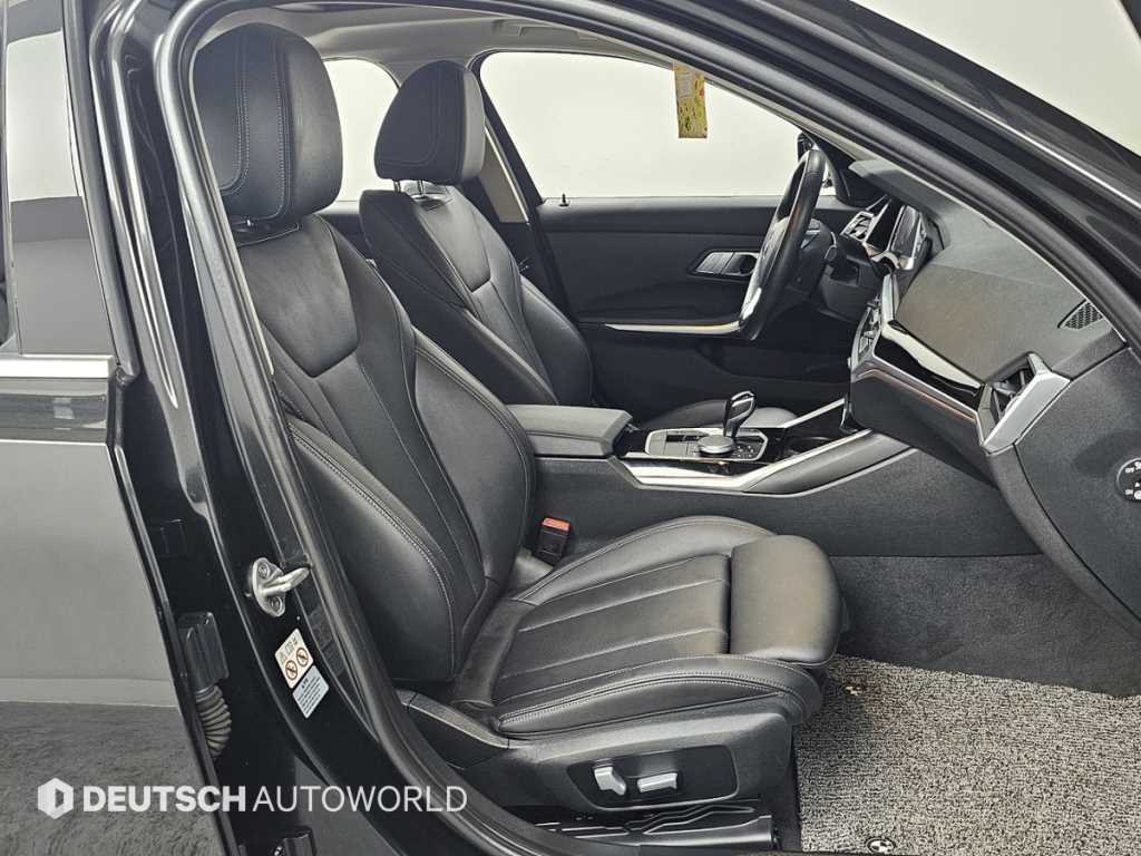 BMW 3-Series — photo 10