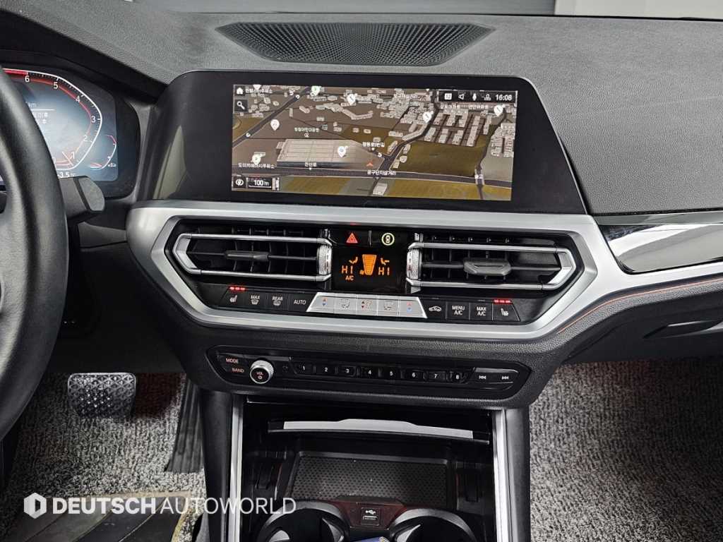BMW 3-Series — photo 14