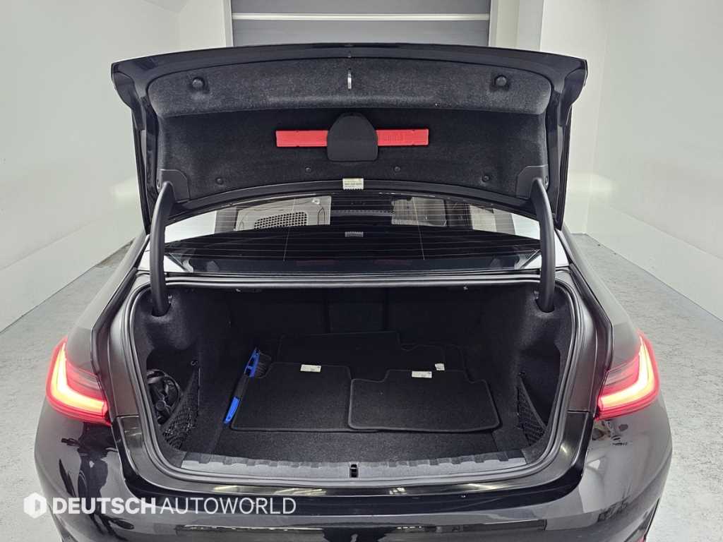 BMW 3-Series — photo 20