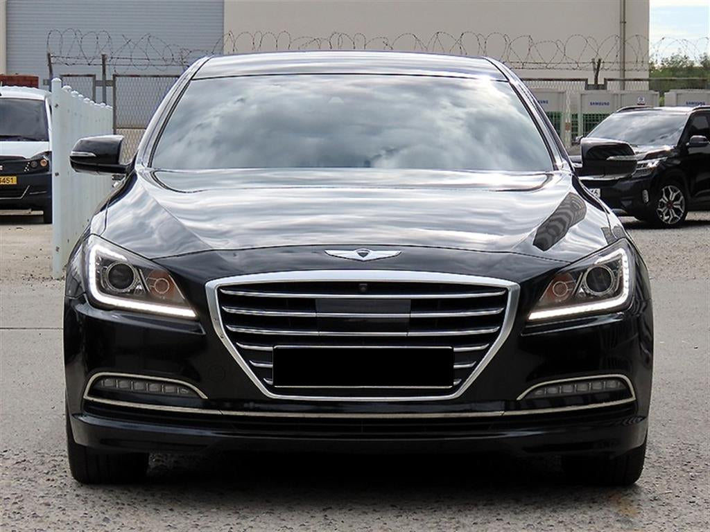Hyundai Genesis — photo 01