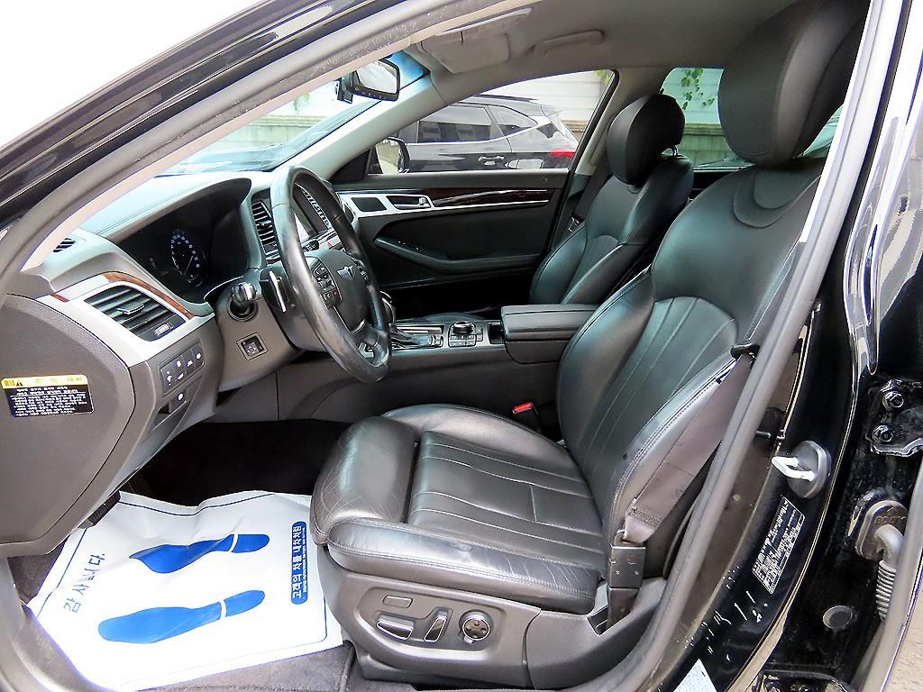Hyundai Genesis — photo 05