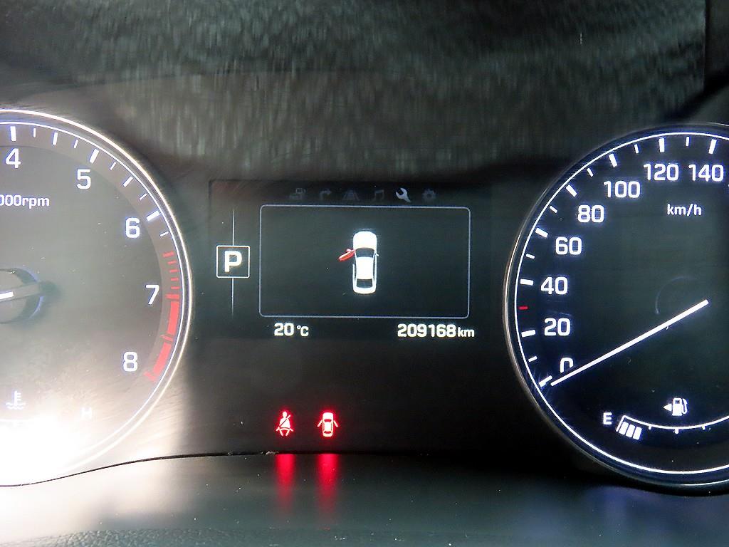 Hyundai Genesis — photo 09