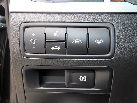 Hyundai Genesis — photo 13