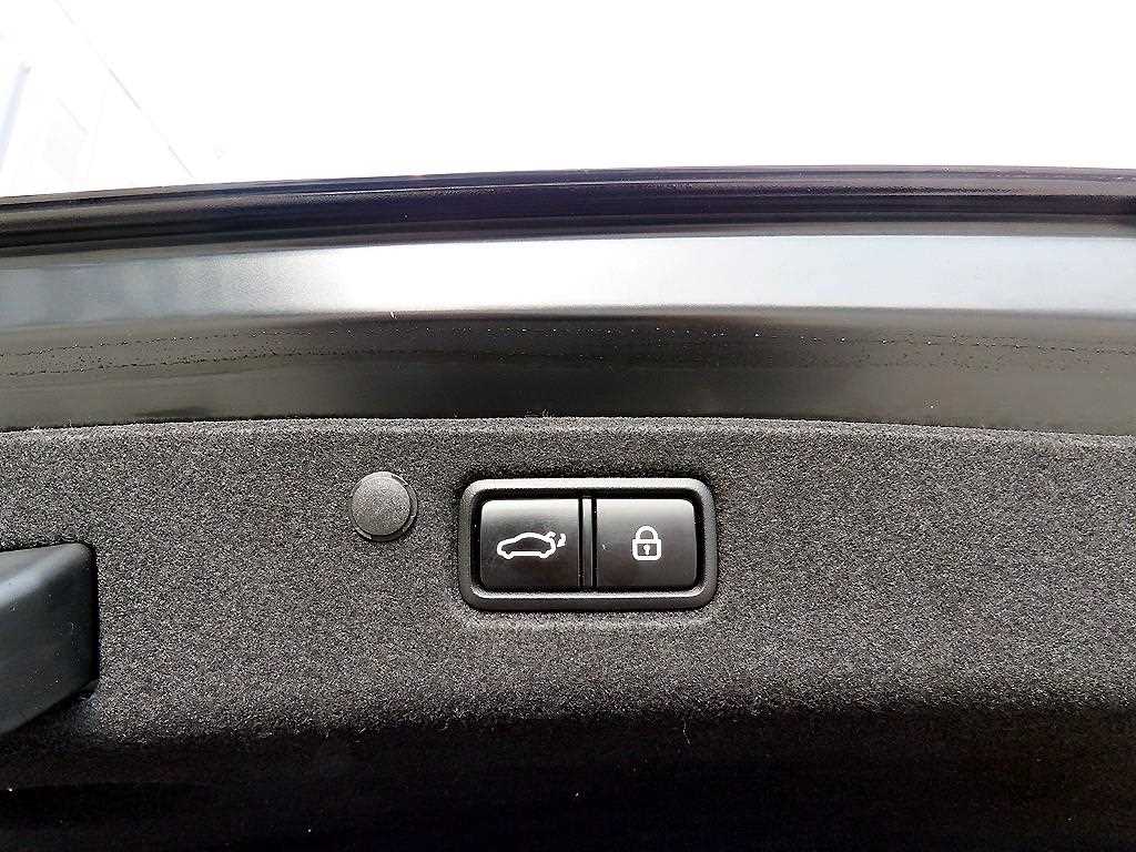 Hyundai Grandeur — photo 16